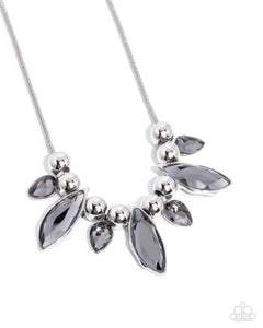 Paparazzi Jewelry Unrivaled Edge - Silver Necklace