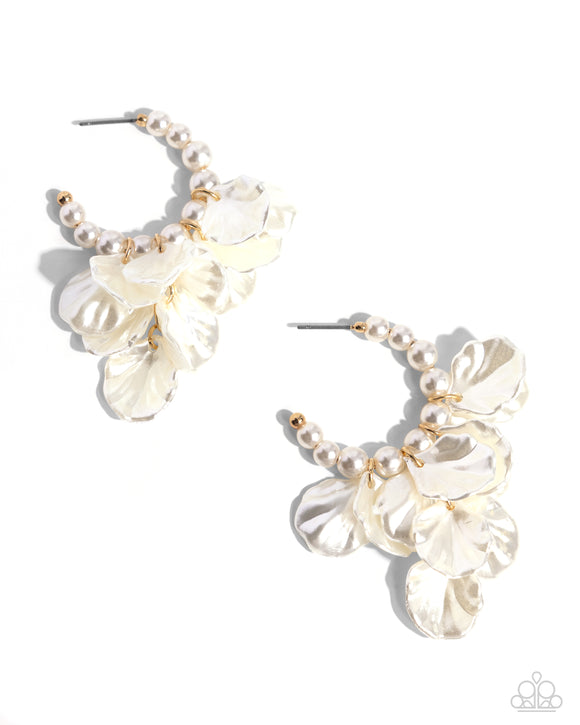 Paparazzi Jewelry Frilly Feature - Gold Earrings - Pure Elegance by Kym